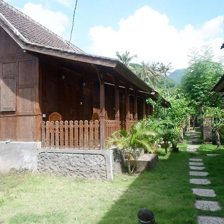 Satria House Amed Hotel Exterior foto
