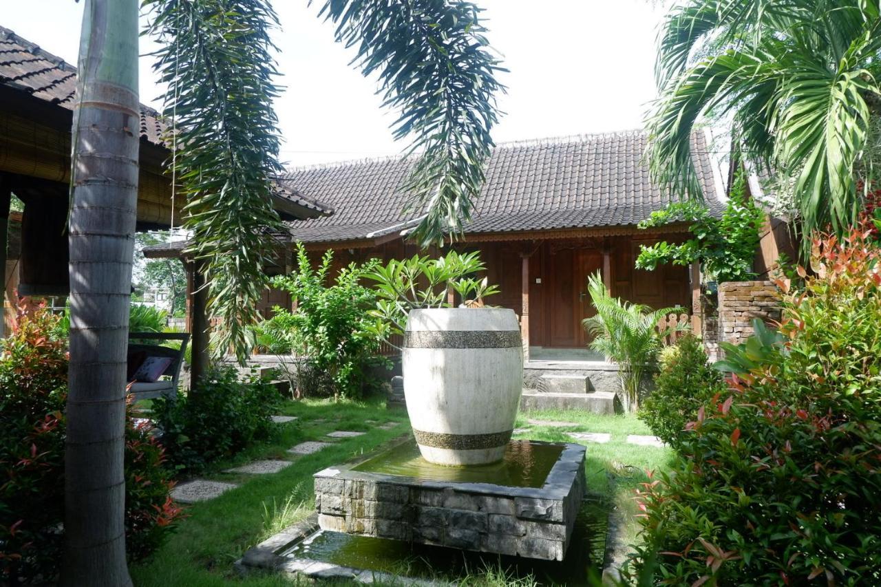 Satria House Amed Hotel Exterior foto