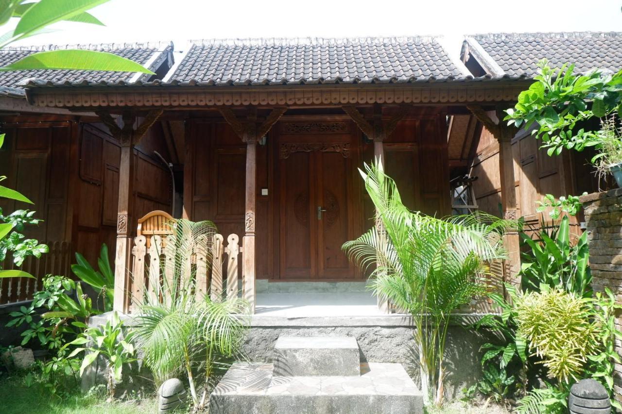 Satria House Amed Hotel Exterior foto