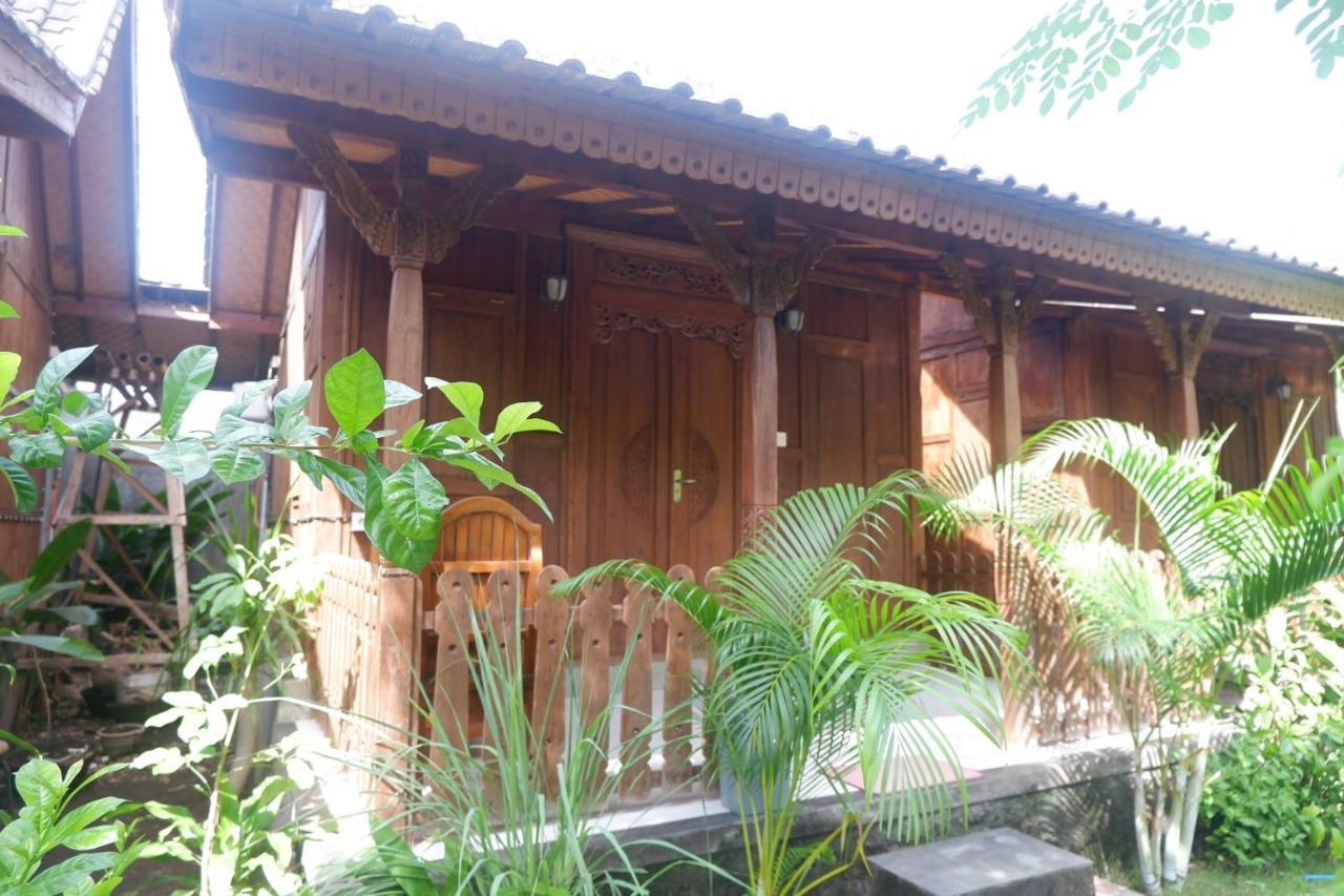 Satria House Amed Hotel Exterior foto