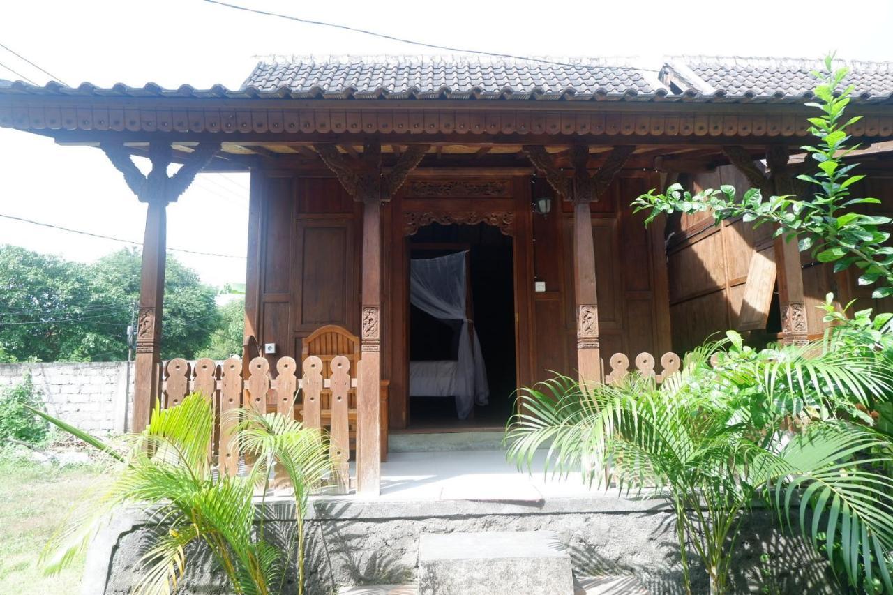 Satria House Amed Hotel Exterior foto