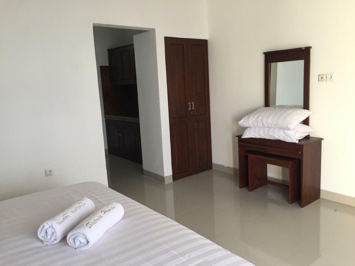 Satria House Amed Hotel Exterior foto